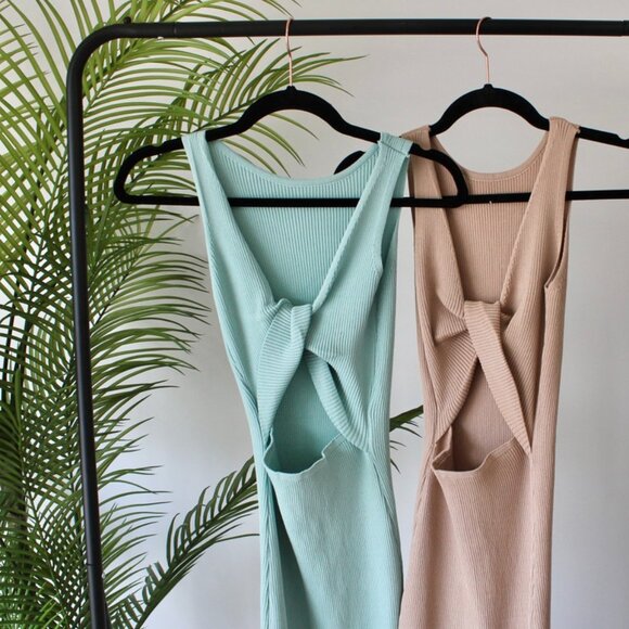 Dresses & Skirts - Green Knitted Split Tie Dress